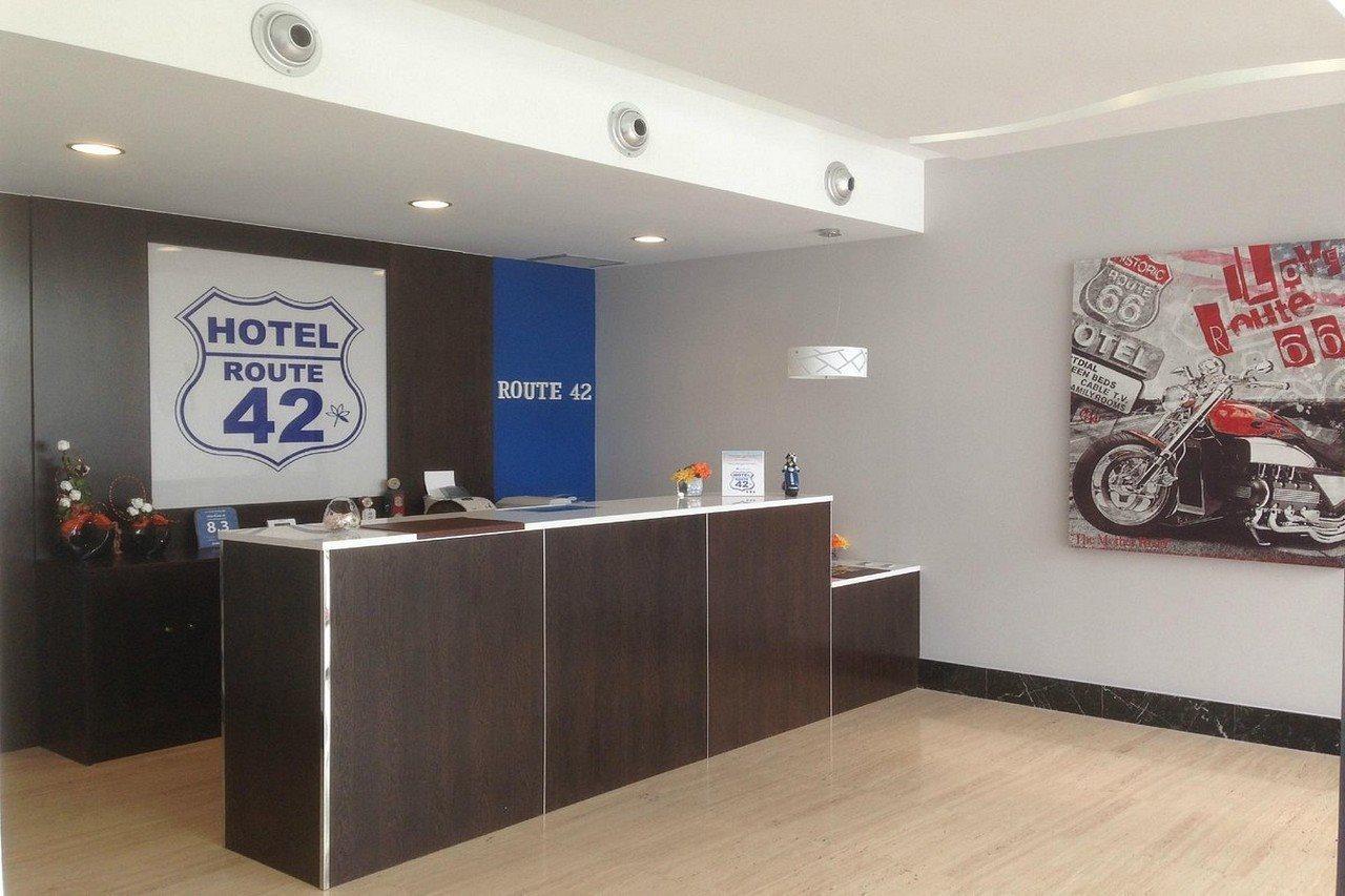 Alda Route 42 Hotel Illescas Exterior photo